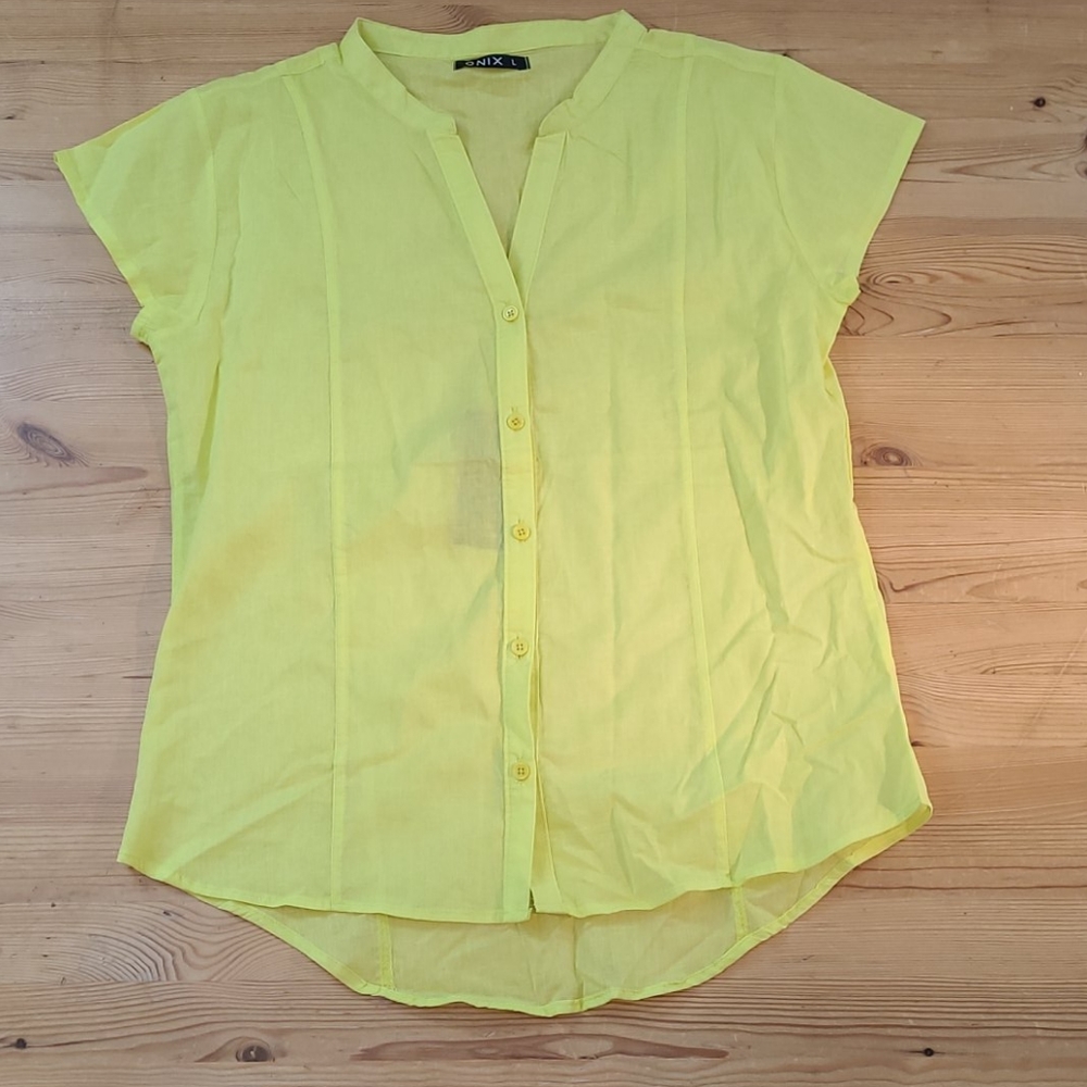 NWT ONIX neon fluorescent yellow button up top large
